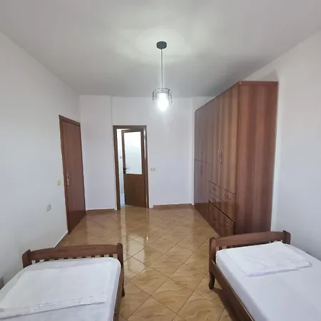 Apartamento Caushaj *